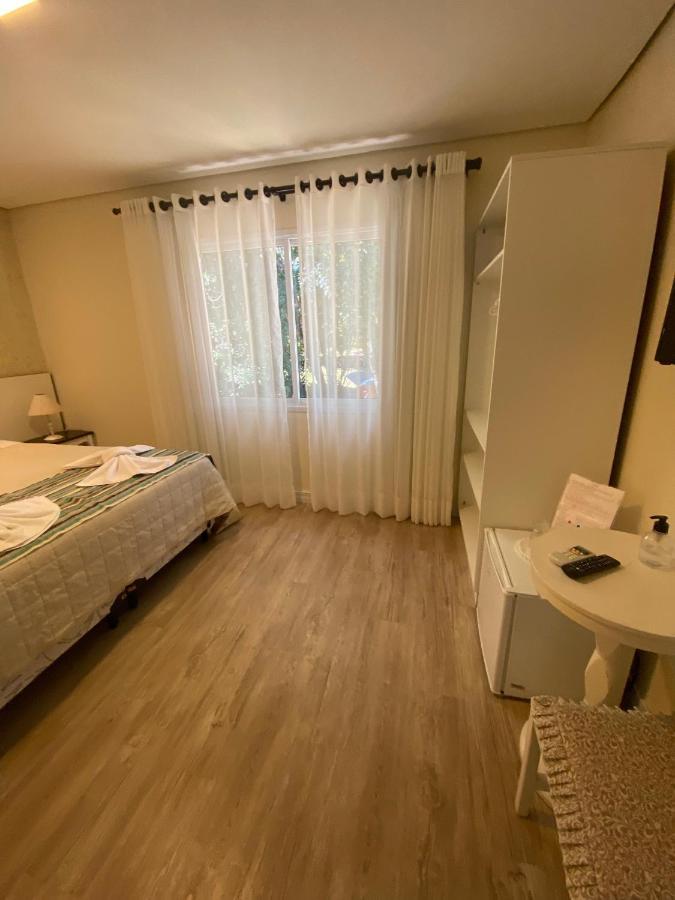 Bed and Breakfast Pousada Ipe Amarelo E Quinta Dos Medeiros Gramado Exterior foto